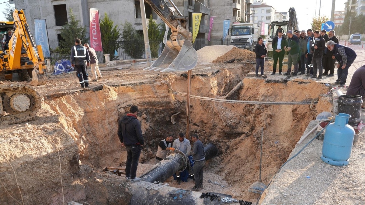 14 mahallenin su hattı yenilendi. Başkan Tutdere: 'Şehrin dört bir yanında belediyemizin izleri var'  - Videolu Haber