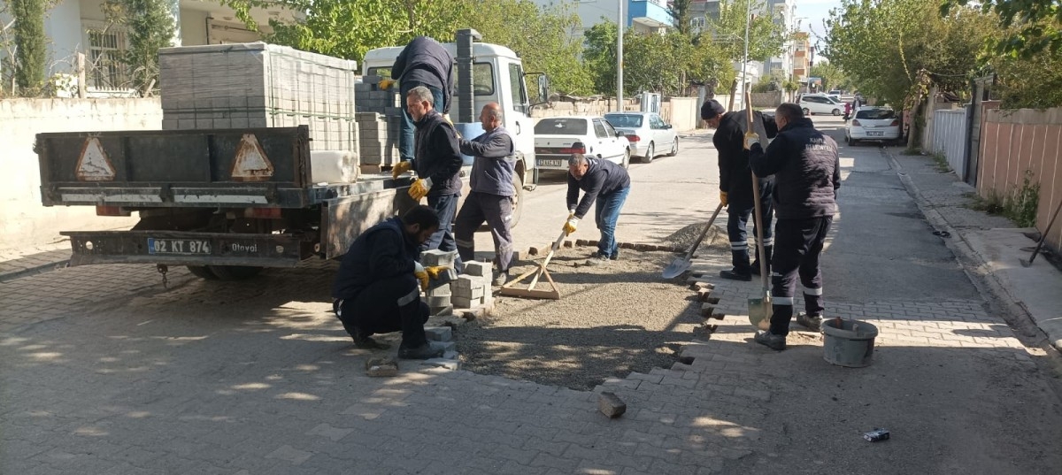 Kahta’da yol bakım ve onarım çalışmaları aralıksız devam ediyor