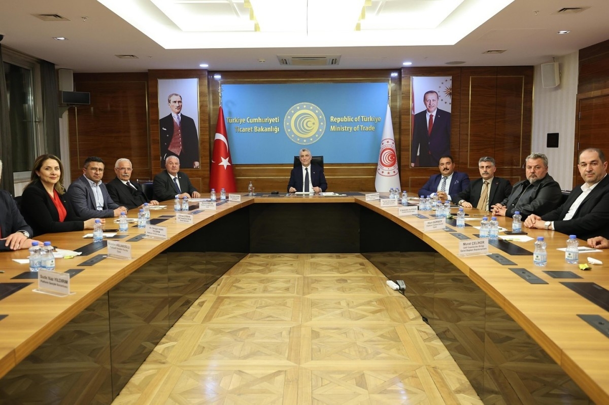 Adıyaman Platformu, deprem bölgesi için hazırladığı raporu Bakan Bolat’a sundu