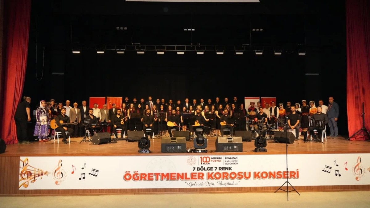 Öğretmenler Korosu'ndan ‘Yıla Veda Ezgileri’ konseri