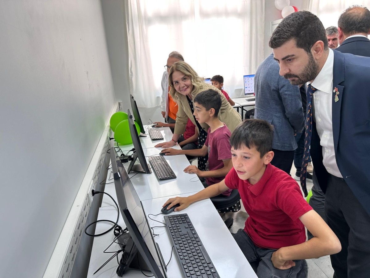 ROTARY’den Adıyaman’da eğitime kalıcı destek: İki okula bilgisayar laboratuvarı