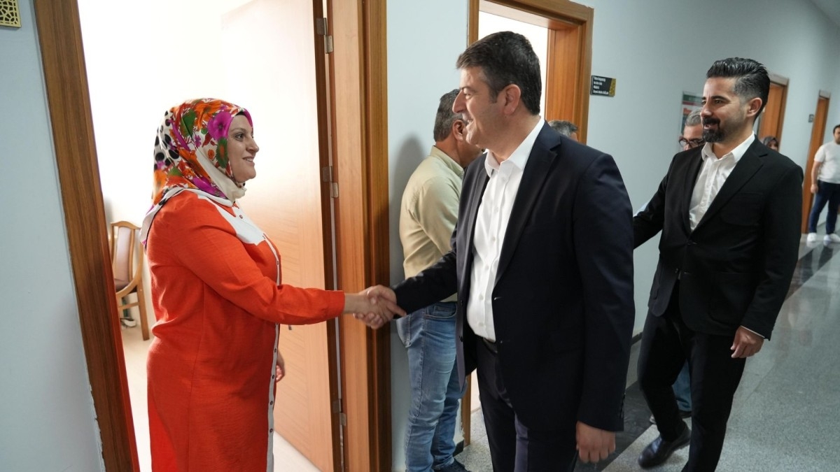 Başkan Tutdere, belediye personeliyle bayramlaştı: ‘Bu şehri omuz omuza ayağa kaldıracağız’  - Videolu Haber