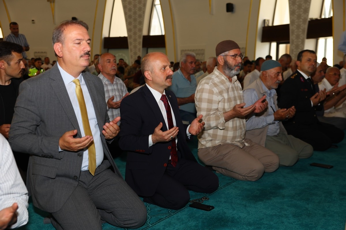 Adıyaman’da şehitler için mevlit okutuldu