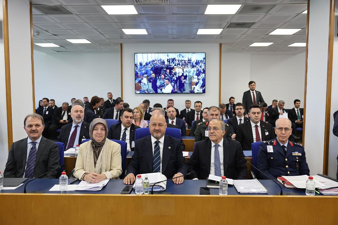 'Torba yasa' görüşmeleri başladı, Kurt: 'İş gücü piyasasında etkinliğin artırılması ve teknolojik dönüşüm hedefleniyor'