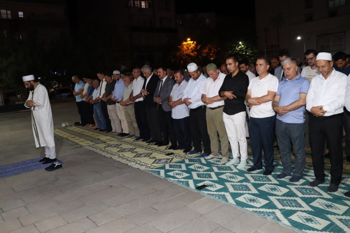 Kahta’da 15 Temmuz programı: Kaymakam Soysal ve Başkan Hallaç’tan birlik ve vefa vurgusu
