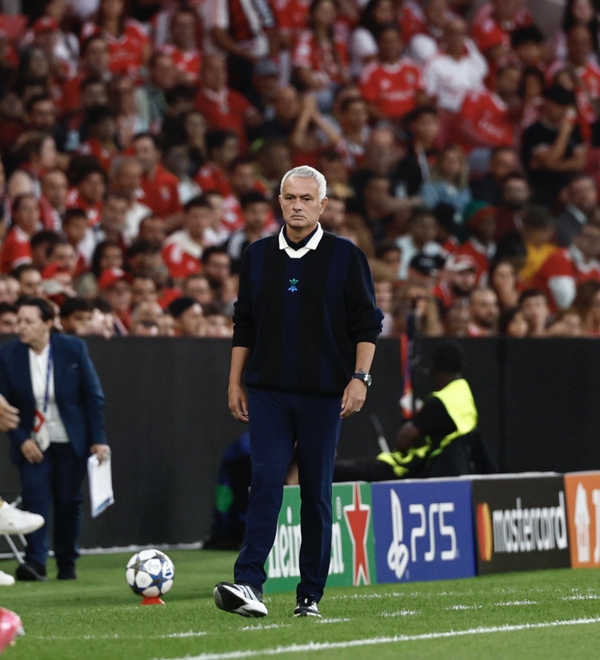 Mourinho dönemi sona erdi, Fenerbahçe hisseleri borsada çıkışa geçti