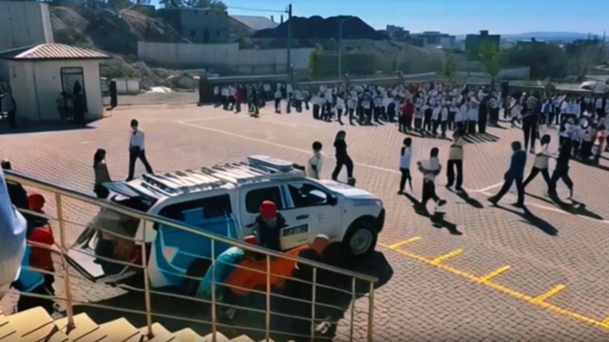 Adıyaman’da okullarda eş zamanlı tahliye tatbikatı gerçekleştirildi  - Videolu Haber