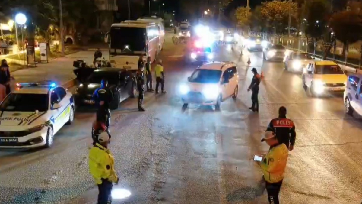 Adıyaman’da 'Huzurlu Sokaklar-20' uygulaması gerçekleştirildi  - Videolu Haber