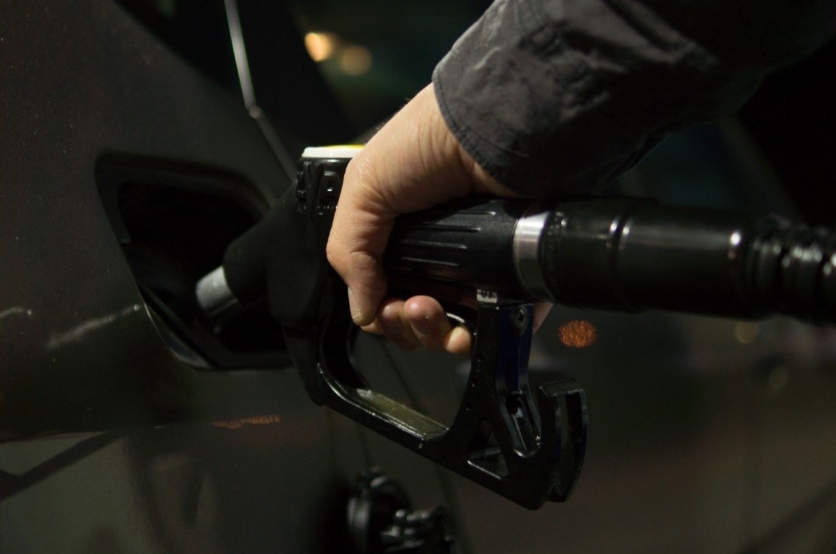 Petrol fiyatlarındaki düşüş akaryakıta yansıyor: Motorine büyük indirim