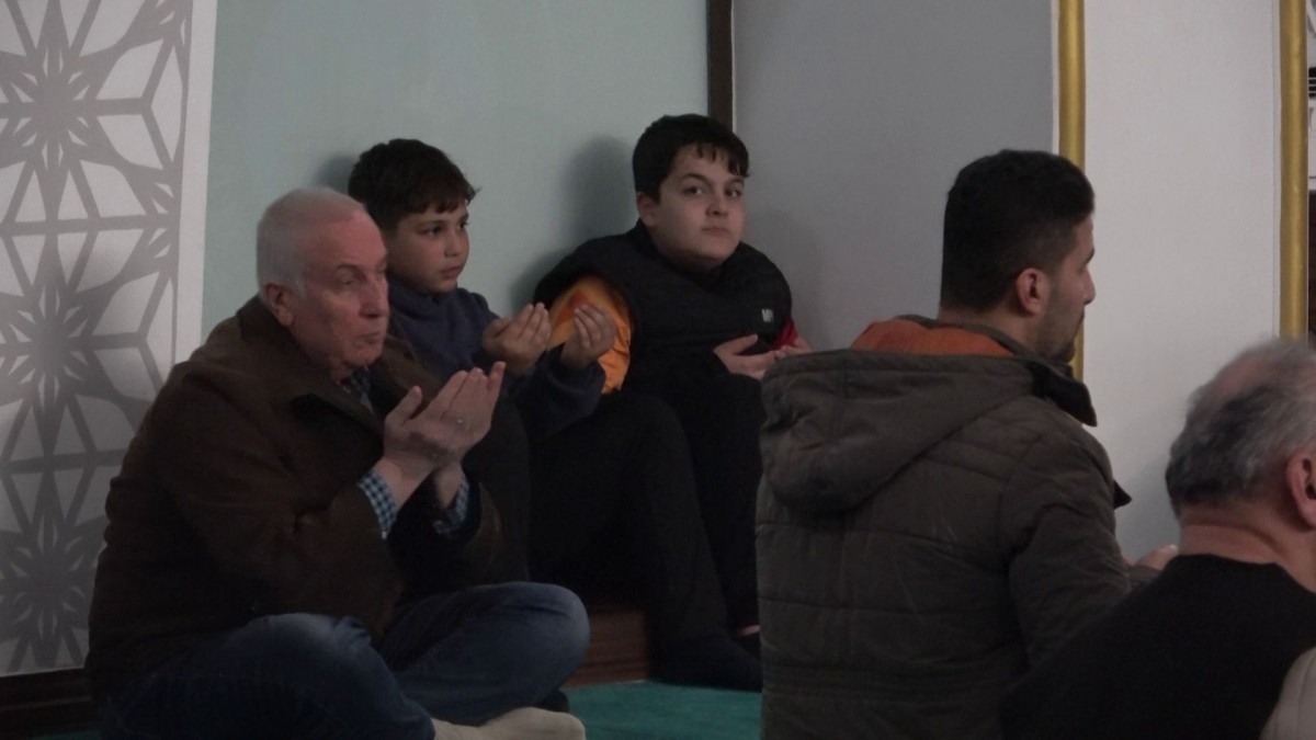 Adıyaman’da Regaip Kandili Meydan Camii’nde Dualarla İdrak Edildi  - Videolu Haber