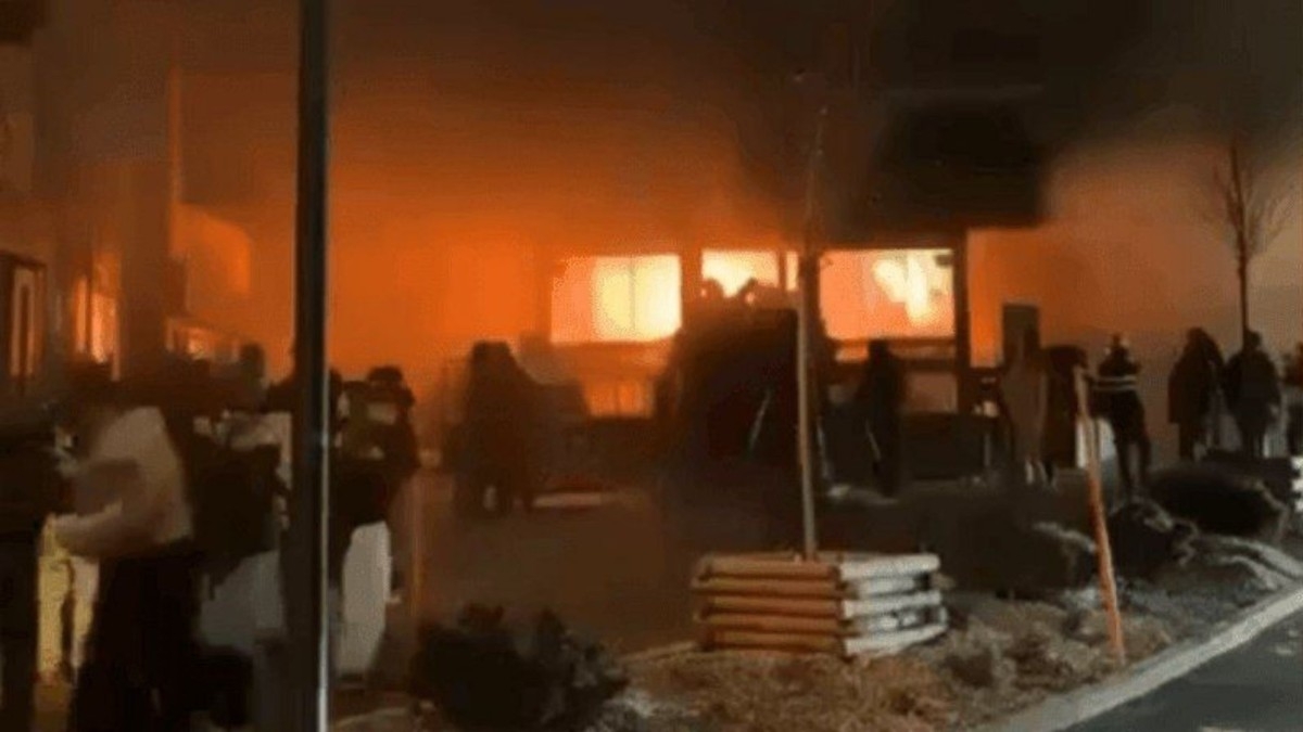 İsviçre’nin ünlü kayak merkezinde patlama: Onlarca kişi hayatını kaybetti