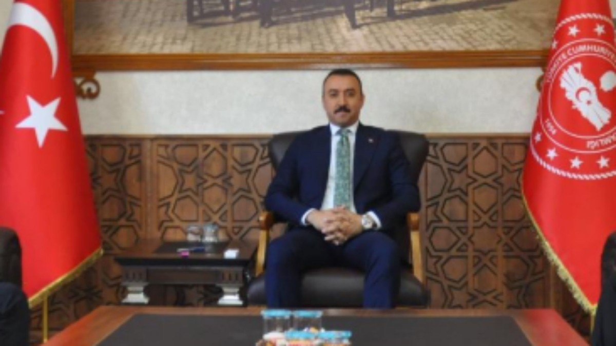 Çelikhan Kaymakamı Pelvan: ‘Malatya Karayolu’nu kapattık, zorunlu olmadıkça trafiğe çıkmayın’  - Videolu Haber