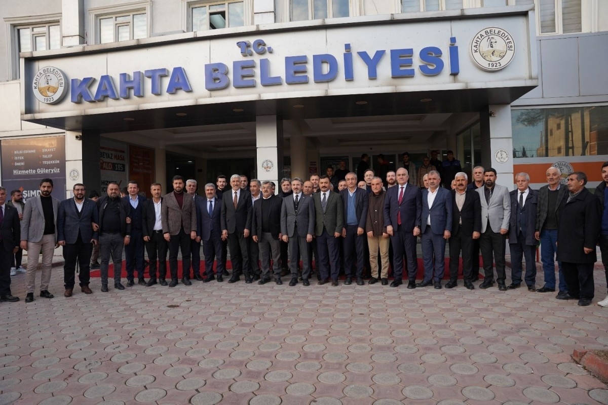 Bakan Yardımcısı Ahmet Aydın'dan Kahta Belediye Başkanı Hallaç'a ziyaret