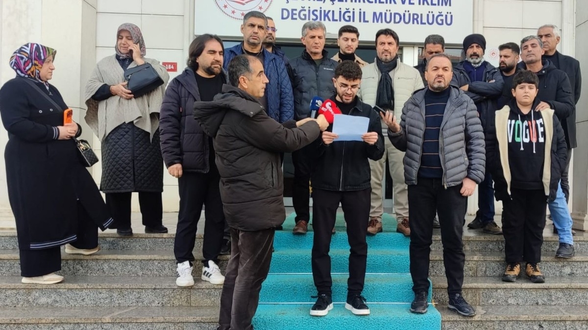 Adıyamanlı depremzedeler, ÇELİKO2’nin inşaat projelerinde teslimat gecikmelerine tepki gösterdi  - Videolu Haber