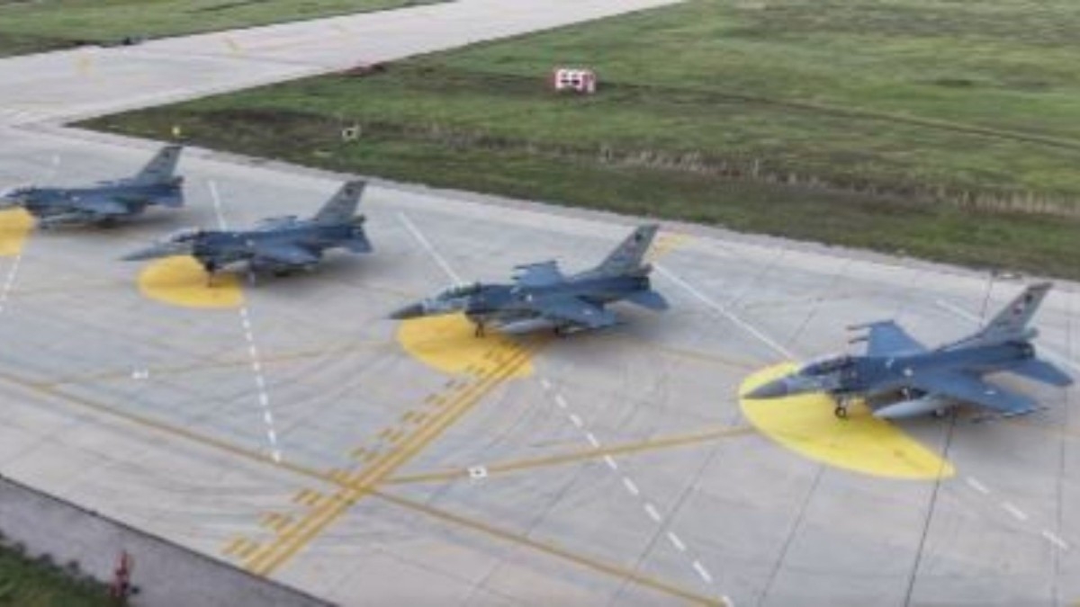 Pilotlar ecdadı selamladı: Bandırma’da çok uçaklı taarruz eğitimi
