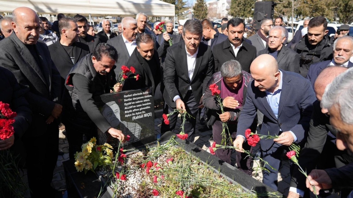 Usta sanatçı Kahtalı Mıçe vefatının birinci yılında anıldı  - Videolu Haber