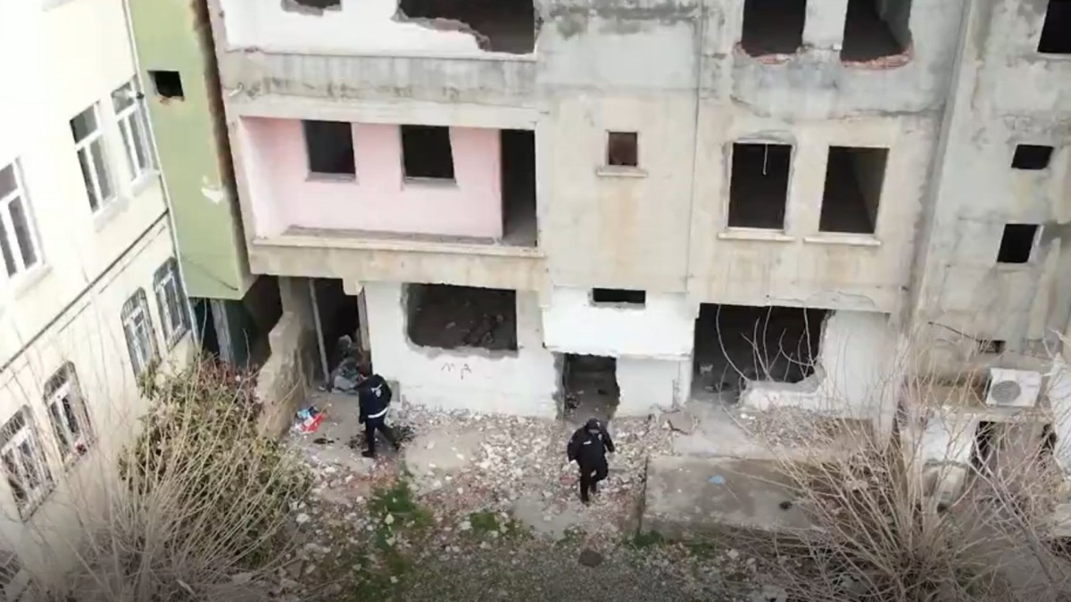 Adıyaman’da metruk binaların yıkım çalışmaları sürüyor  - Videolu Haber