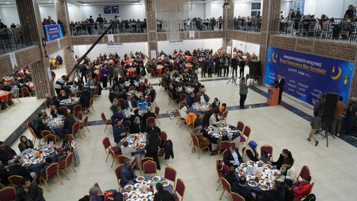 Adıyaman Belediyesi’nden geleneksel iftar programı  - Videolu Haber