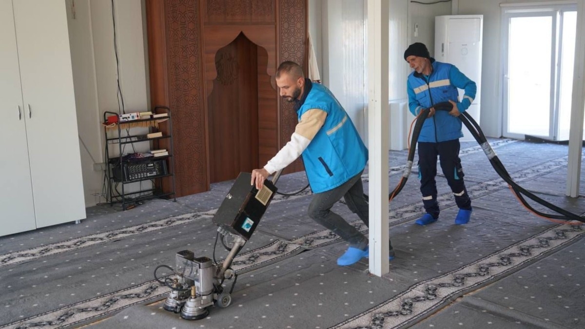 Adıyaman Belediyesi’nden konteyner kentte Ramazan Bayramı öncesi ibadethane temizliği  - Videolu Haber