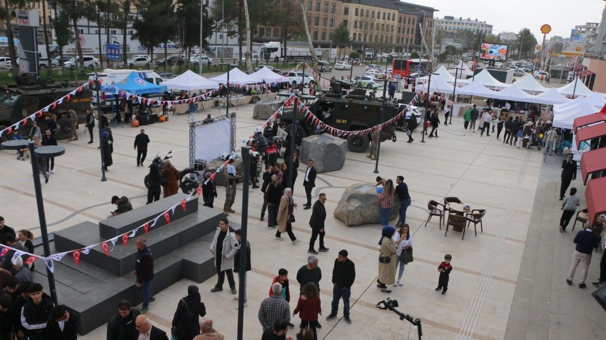 Adıyaman’da Polis Eşleri Derneği tarafından kermes düzenlendi   - Videolu Haber