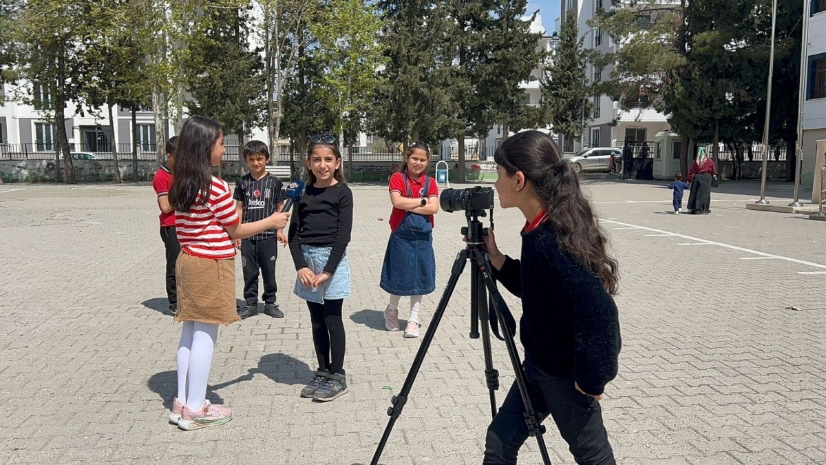 Adıyaman’da 23 Nisan etkinliklerinde öğrenciler gazeteci oldu  - Videolu Haber