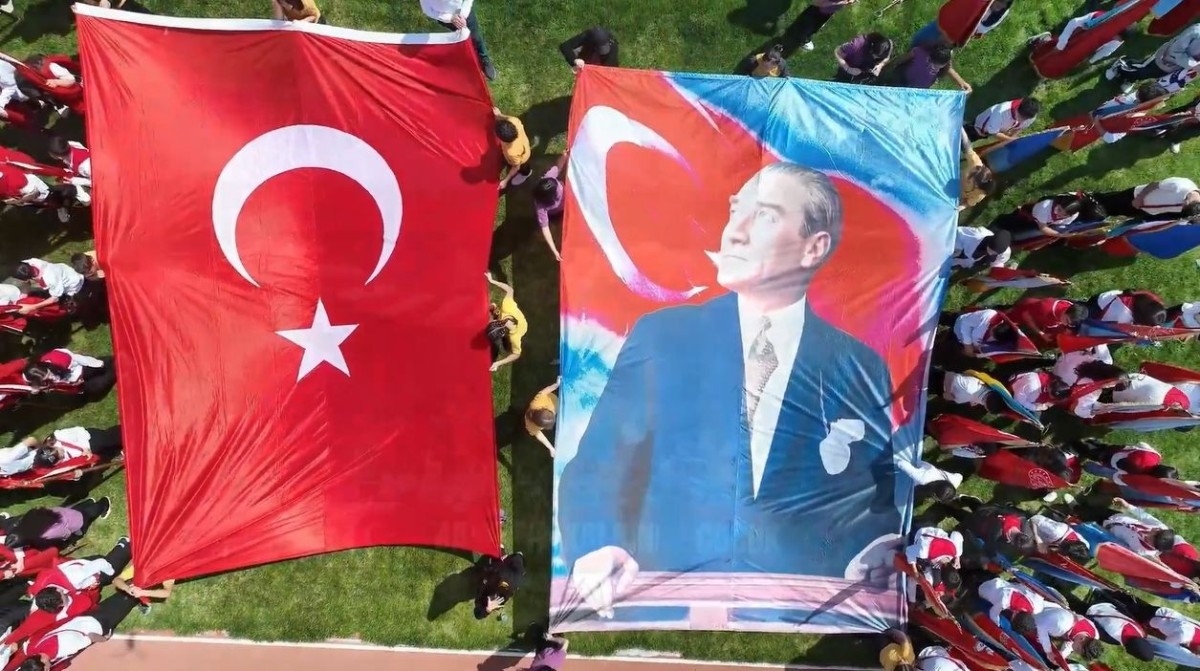 23 Nisan’da Adıyaman’da Renkli Kutlamalar: Minik Vali’den 'Radar' Talimatı  - Videolu Haber