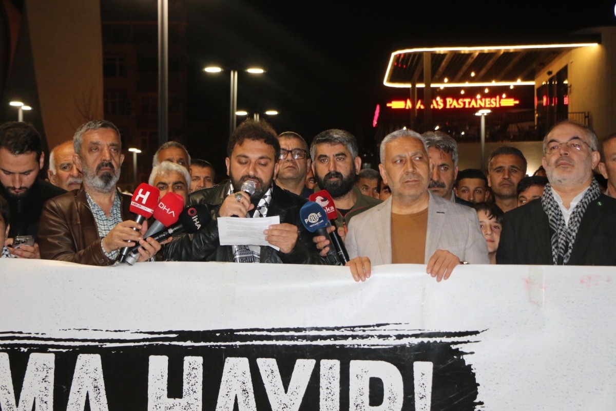 Adıyaman’da yatsı namazı sonrası Küresel Sumud Filosu’na destek açıklaması  - Videolu Haber
