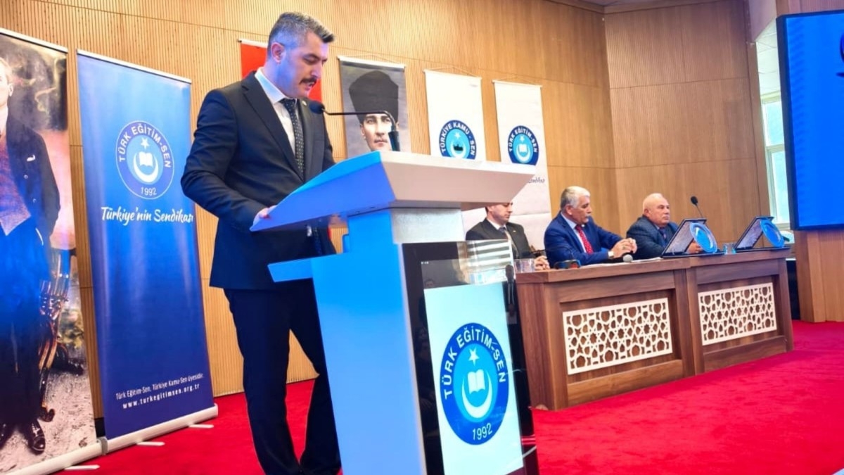 Türk Eğitim-Sen Başkanı Ertaş: ‘Baba evlatları arasında ayrım yapmaz!’