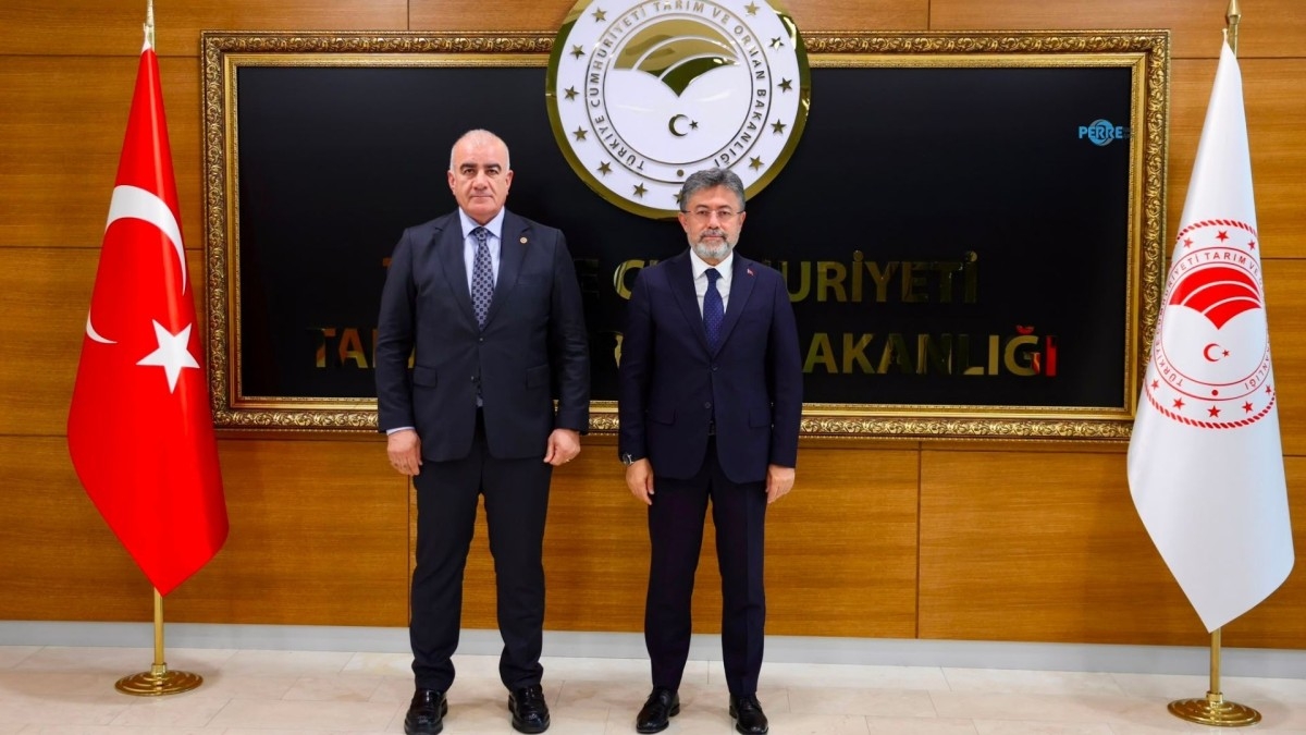 Özhan'dan Besni Ovası müjdesi: 223 bin 310 dekar araziye yönelik yatırımlar 2027'de başlayacak