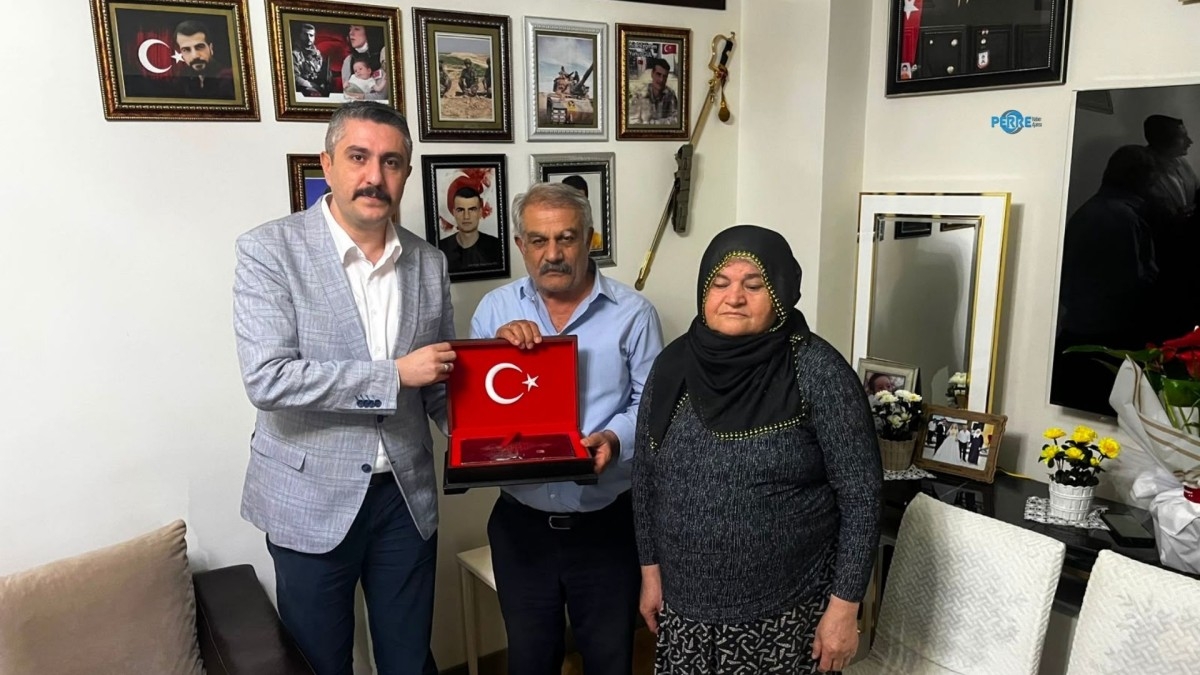 MHP’den Adıyaman'da şehit ailelerine ziyaret: İlk durak Teğmen Yunus Gül'ün ailesi oldu
