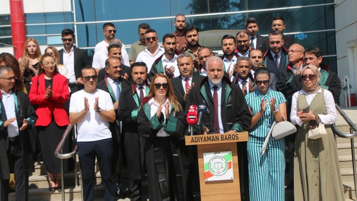 Baro Başkanı Doğan: 'Yıkılan yalnızca binalar değil. Hukuka duyulan güven de yeniden inşa edilmeli'   - Videolu Haber