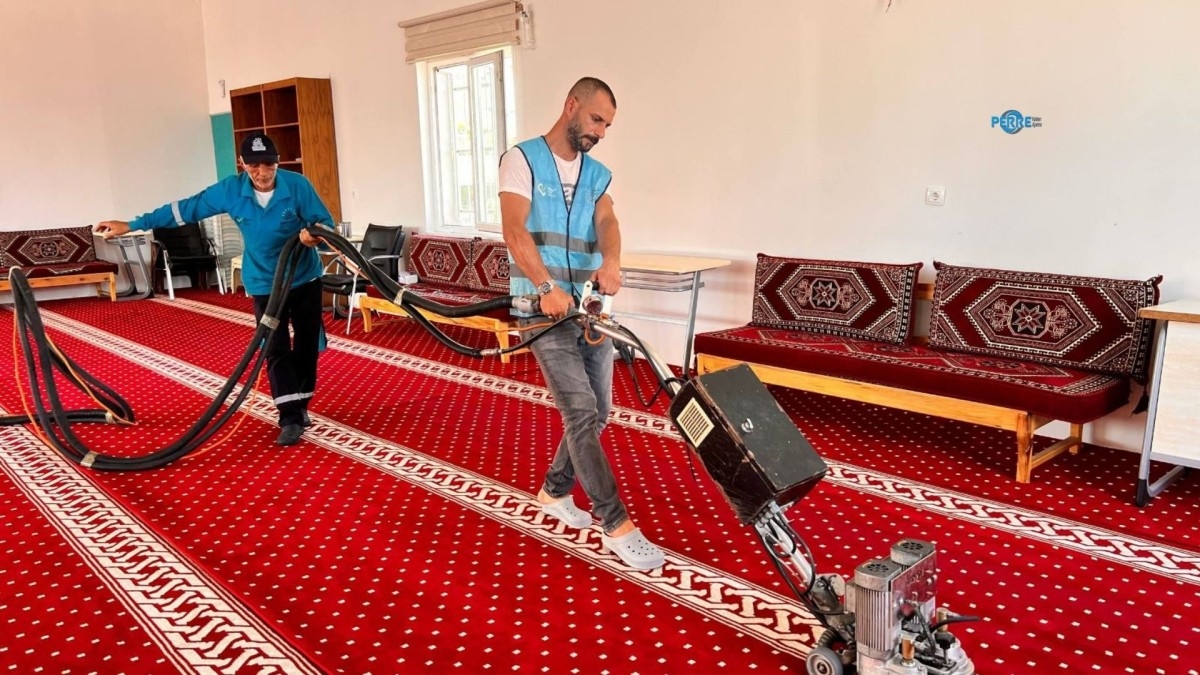Adıyaman Belediyesi ekiplerinden cami, cemevi ve Kur’an kurslarında hijyen çalışması  - Videolu Haber