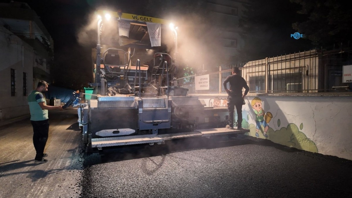 Mara ve Musalla mahallelerinde gece asfalt mesaisi  - Videolu Haber