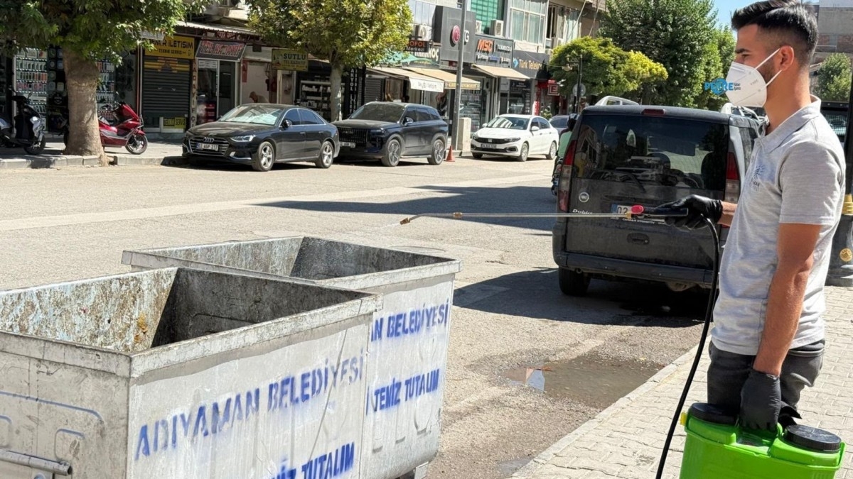 Adıyaman Belediyesi’nden karasinek ve haşereyle mücadele