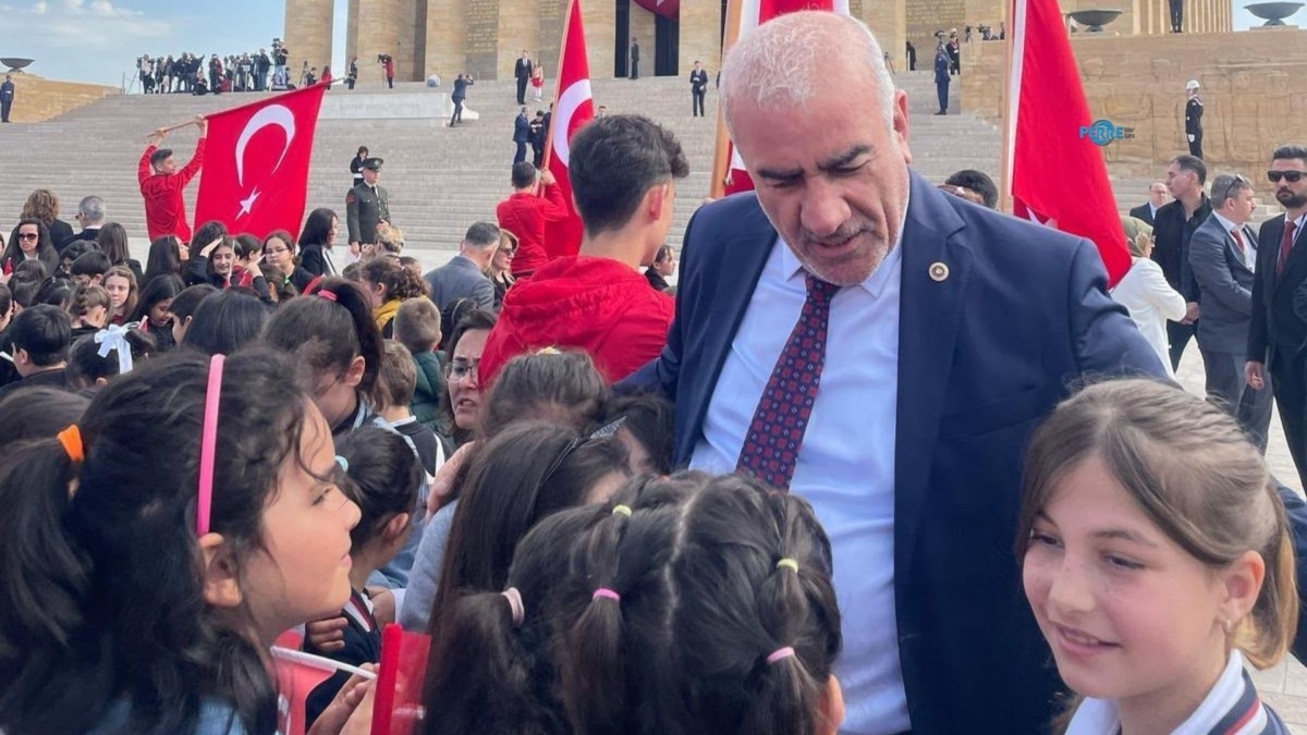 Hüseyin Özhan: ‘Güçlü bir toplumun temel taşı eğitimdir’