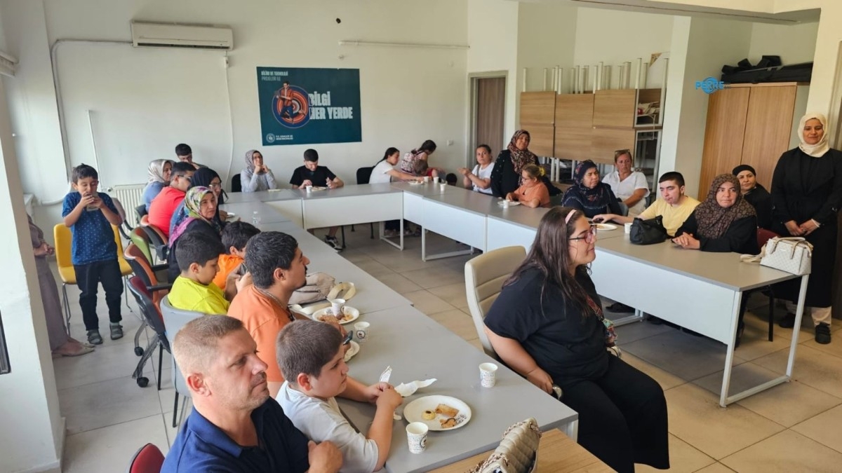 Adıyaman’da otizmli bireyler ve aileleri haklarını öğrenmek için buluştu