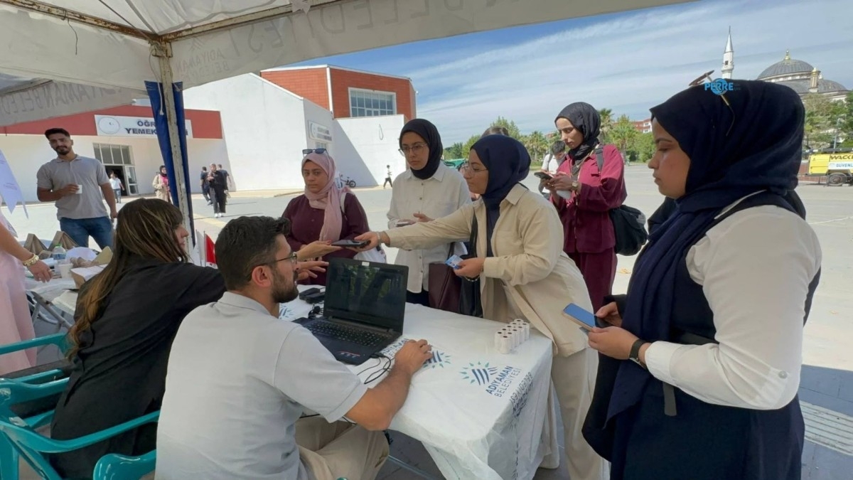 Adıyaman Belediyesi’nden üniversite öğrencilerine 60 ücretsiz biniş desteği  - Videolu Haber
