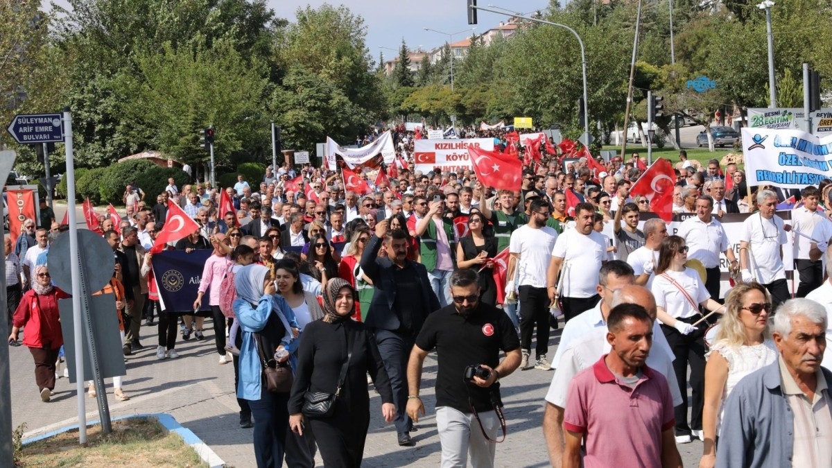 Besni’de 28. Eğitim Bayramı yoğun katılımla kutlandı