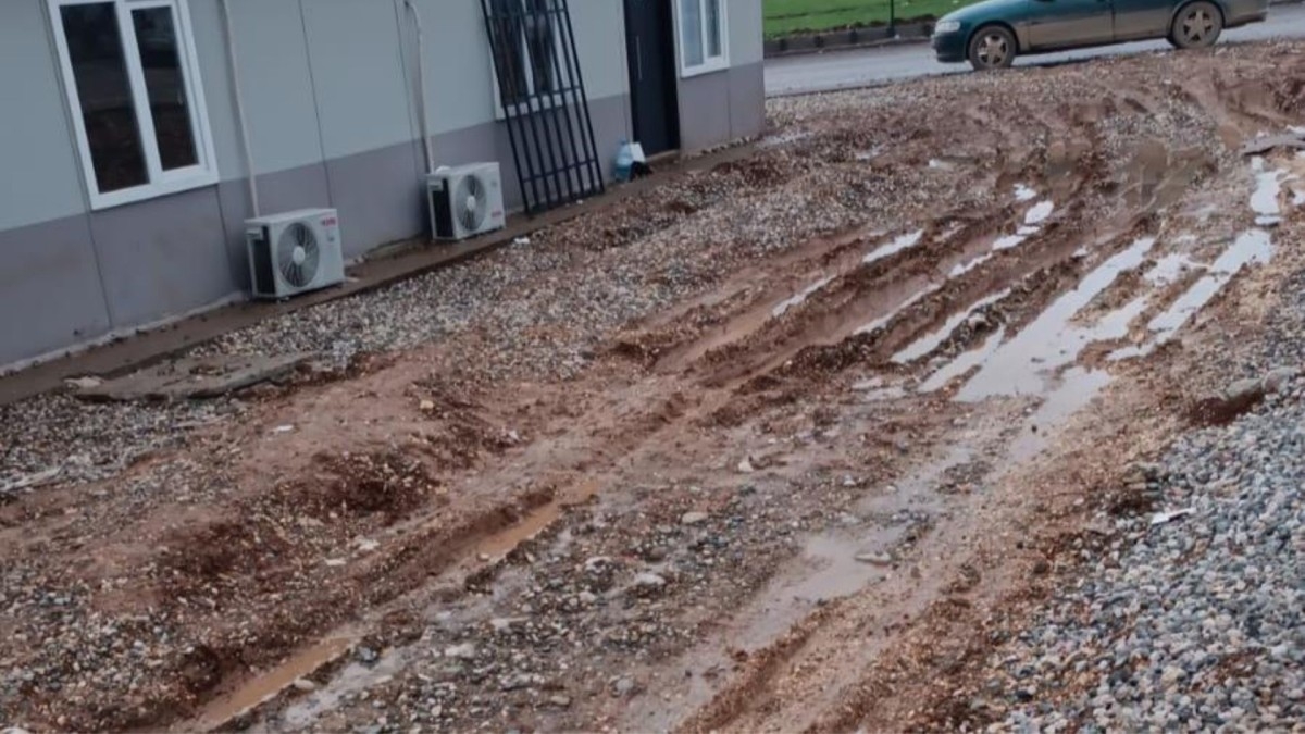 Vartana Prefabrik Kent'te depremzedenin çilesi bitmiyor