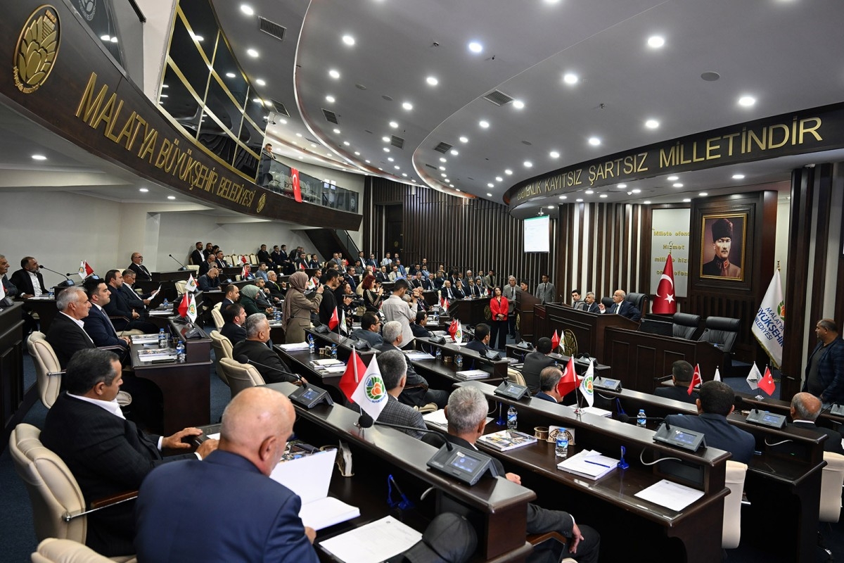 Büyükşehir Belediyesi üçüncü dönemin ilk meclis toplantısını gerçekleştirildi