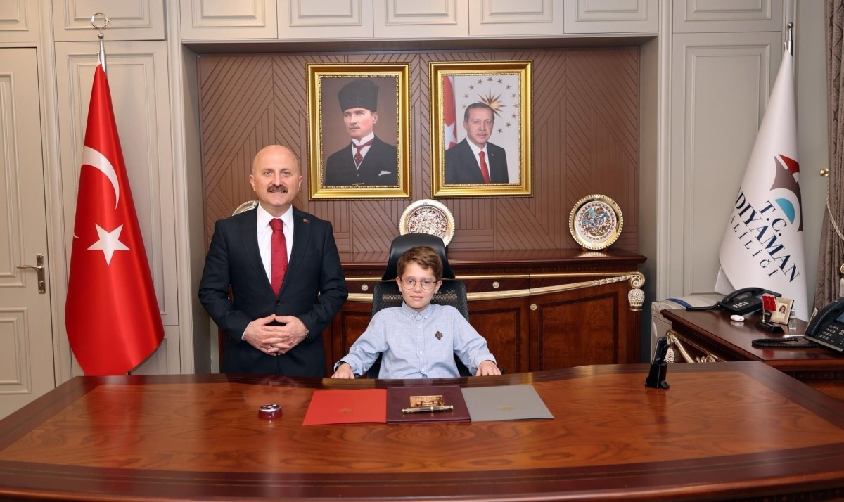 Temsili Vali'den dünya çocuklarına barış mesajı