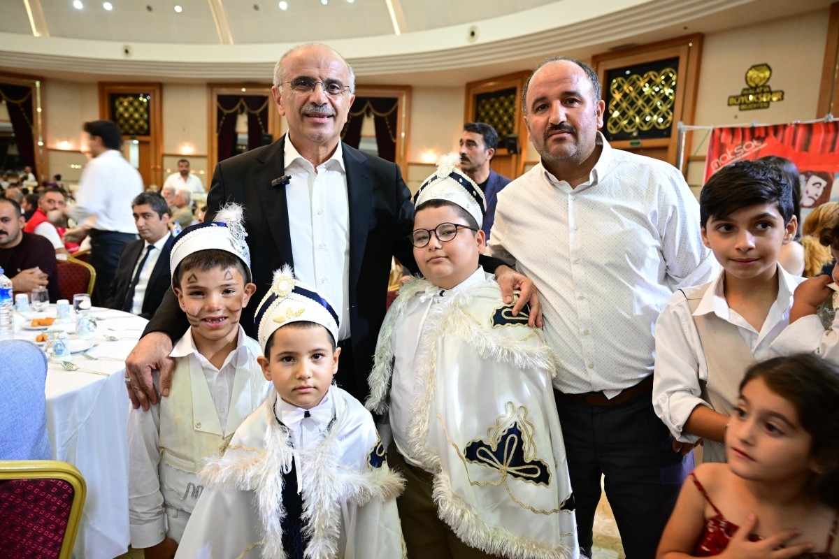Malatya'da konteyner kentlerde yaşayan 167 çocuğun Sünnet Şöleni gerçekleştirildi