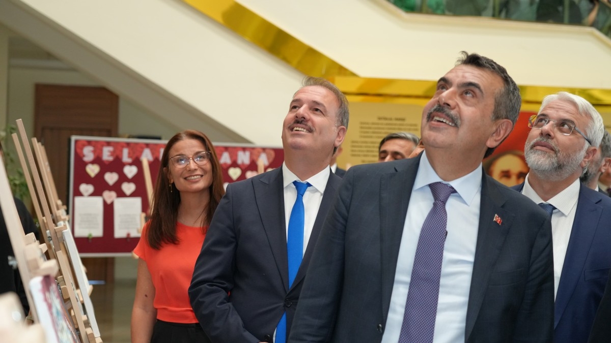 Bakan Tekin, 26. Besni Eğitim Bayramı ve Erdemoğlu Ailesi’nin eğitim yatırımlarının açılışına katıldı