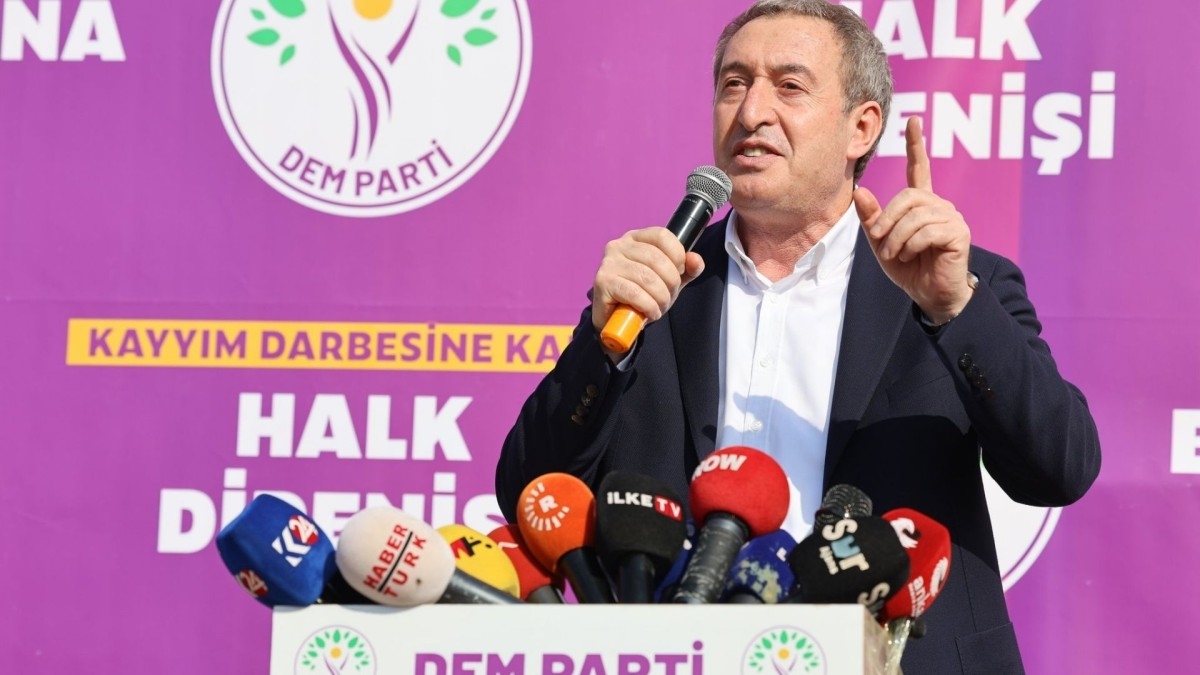 DEM Parti’den Bahçeli’nin Öcalan çağrısına yanıt: 'Uzattığınız eli ortağınız kayyum atayarak baltaladı'