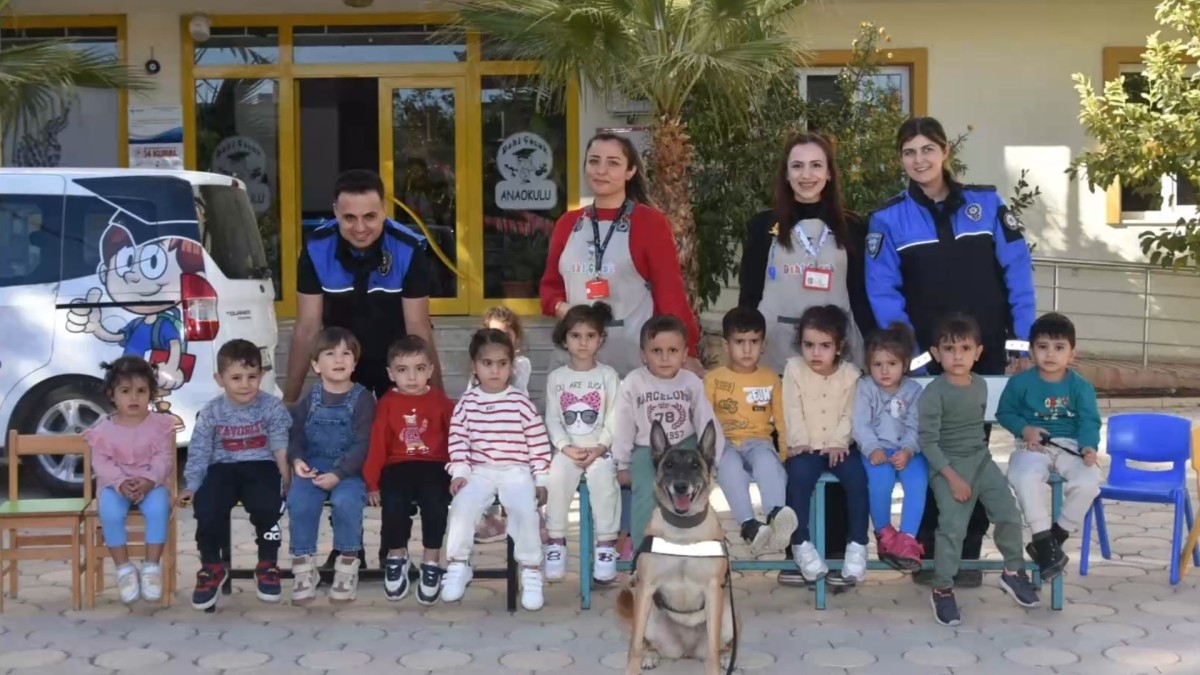 Emniyetten miniklere özel etkinlik: Polis-çocuk ilişkileri güçleniyor  - Videolu Haber
