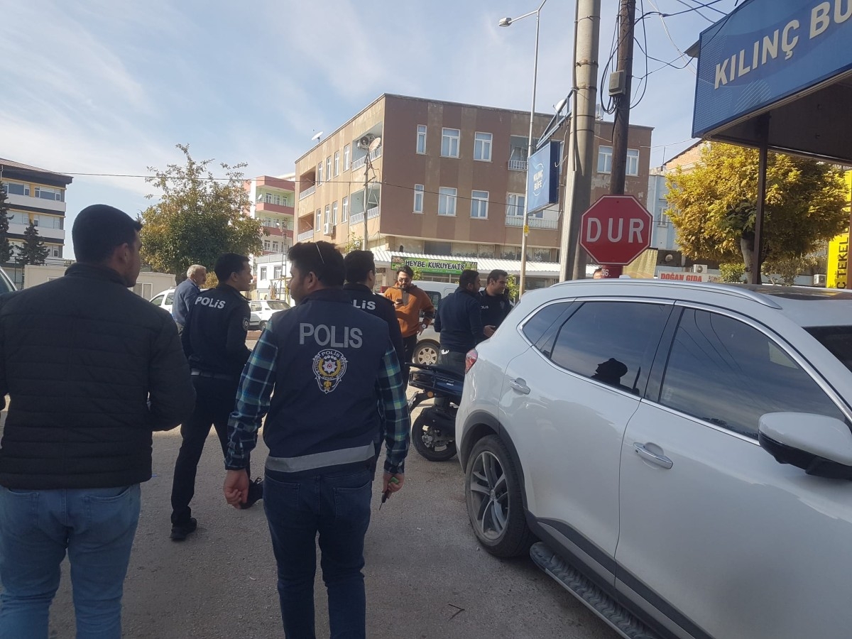 Eşine bıçakla saldırdı: Adıyaman emniyetinin hızlı müdahalesiyle olayı engelledi