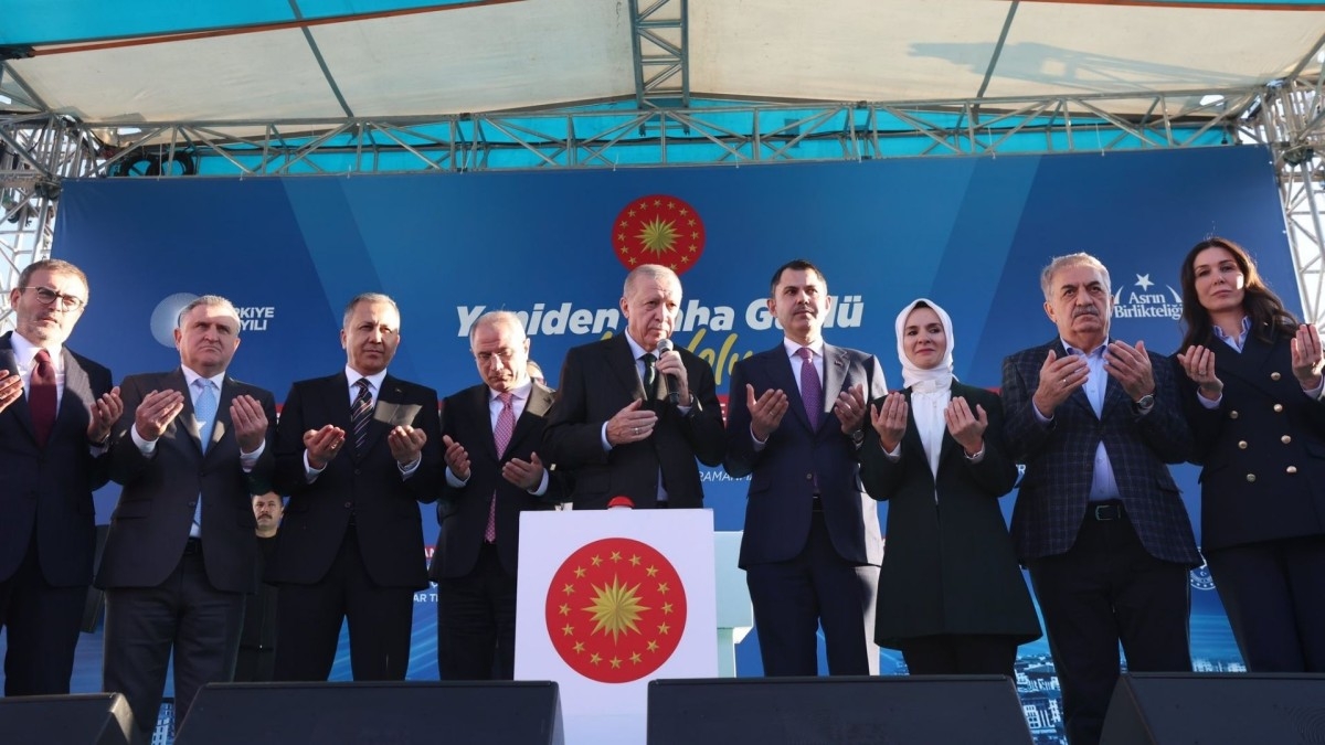 Cumhurbaşkanı Erdoğan'dan Özgür Özel'e: 'Deprem turistliği haricinde ne yaptınız?'