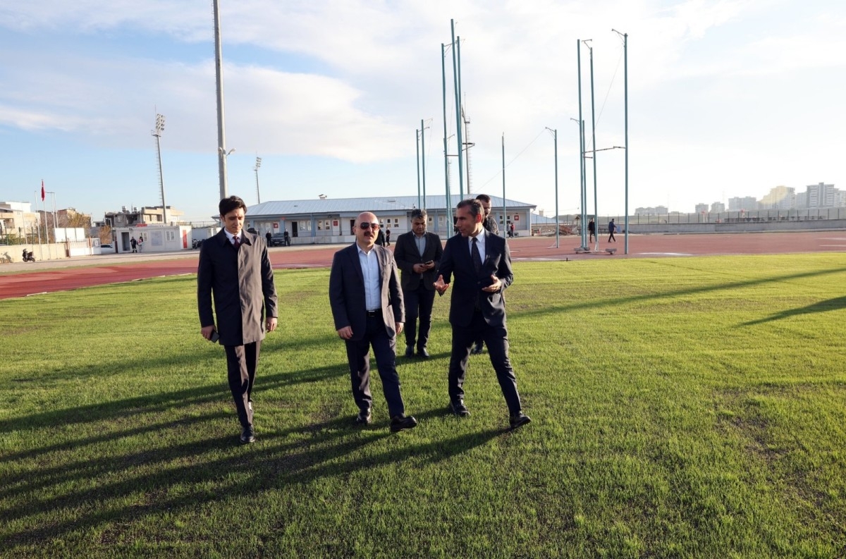 Sümerevler Mahallesi'ne atletizm pisti ve futbol sahası: Spor yatırımları devam ediyor
