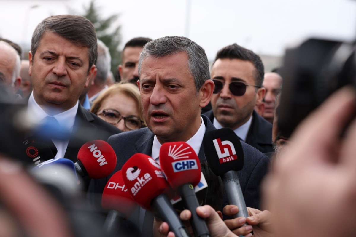 Özgür Özel Adıyaman'da: 'Yunanistan adaları boşalttı, Türkiye hiçbir şey yokmuş gibi davranıyor'