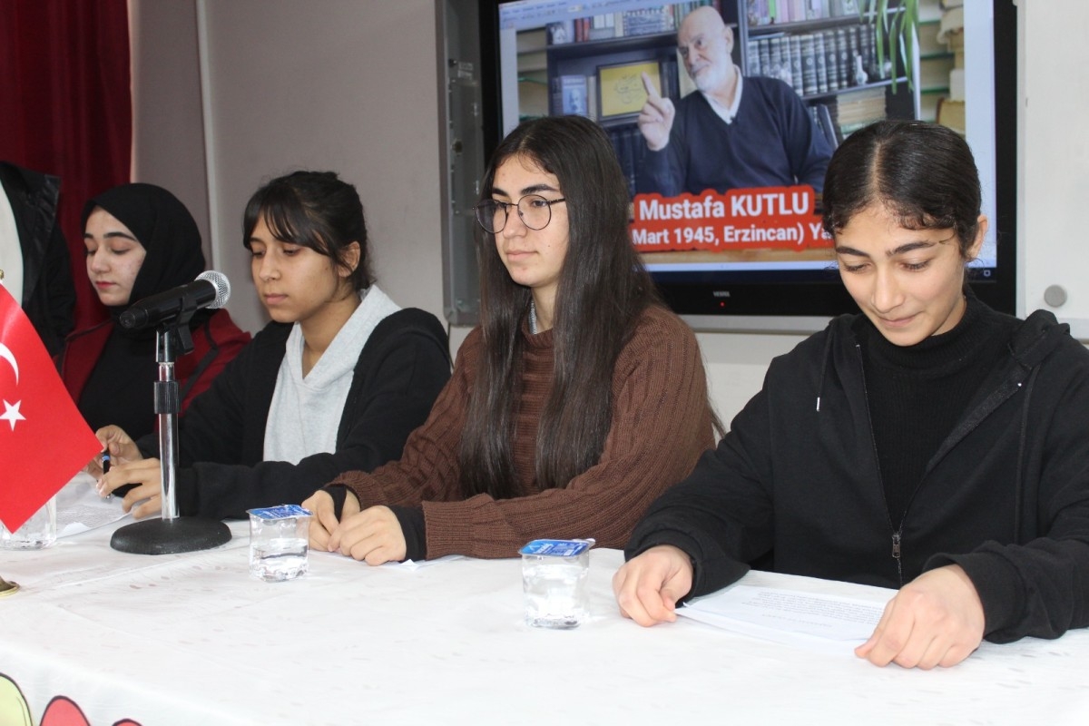 Kahta’da 'Mustafa Kutlu Okumaları' panelleri düzenlendi
